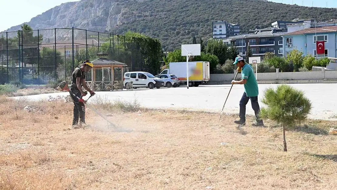 Kuşadası Belediyesi okulları yeni eğitim yılına hazırlamaya devam ediyor