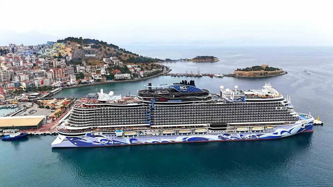 Kuşadası'na ilk seferini düzenledi, 3 bin 257 turist getirdi