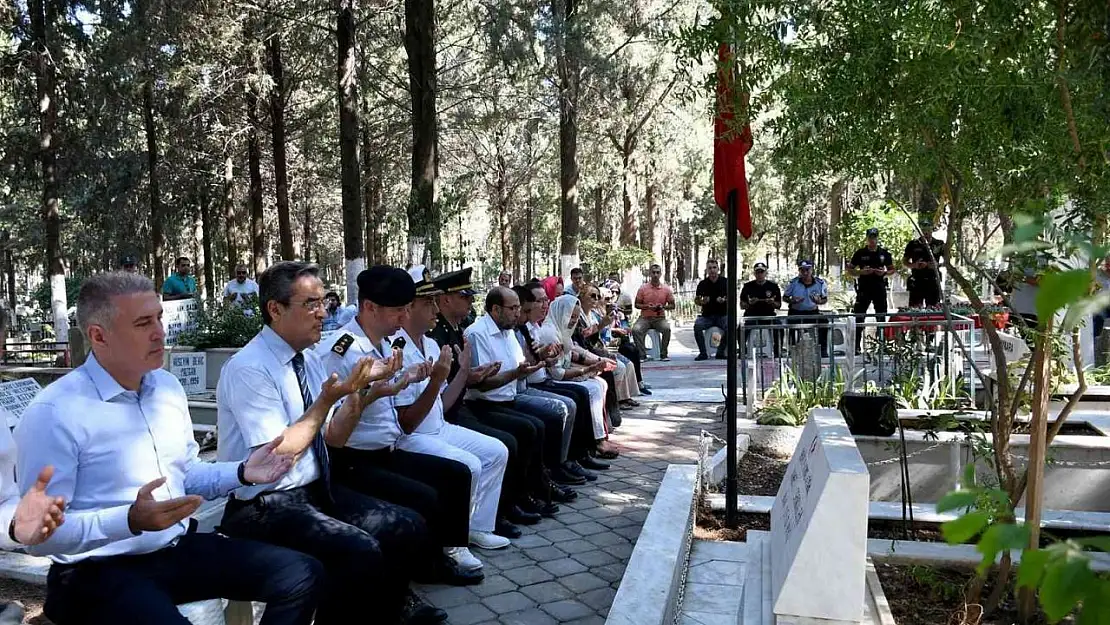 Kuşadası'nda 15 Temmuz şehitleri anılıyor