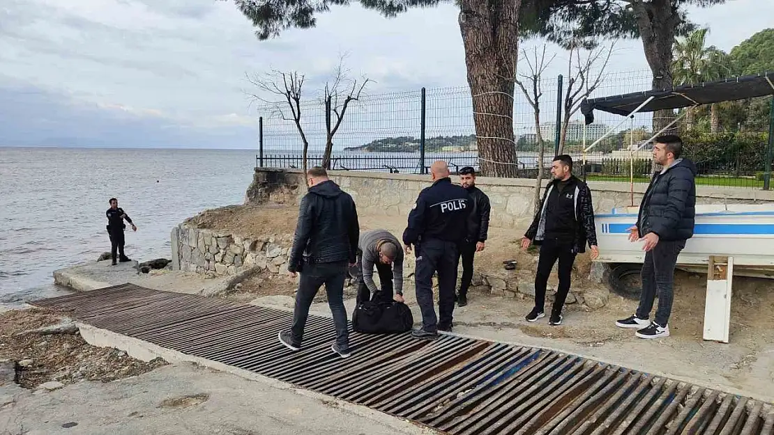 Kuşadası'nda 3 düzensiz göçmen ile 2 organizatör yakalandı