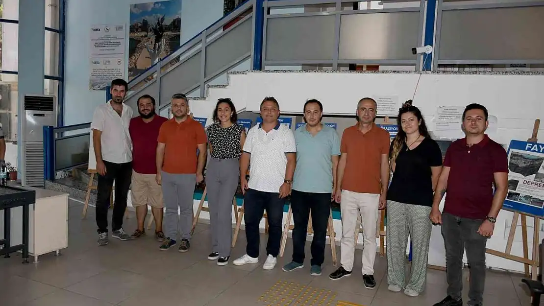 Kuşadası'nda deprem farkındalığı sergisi