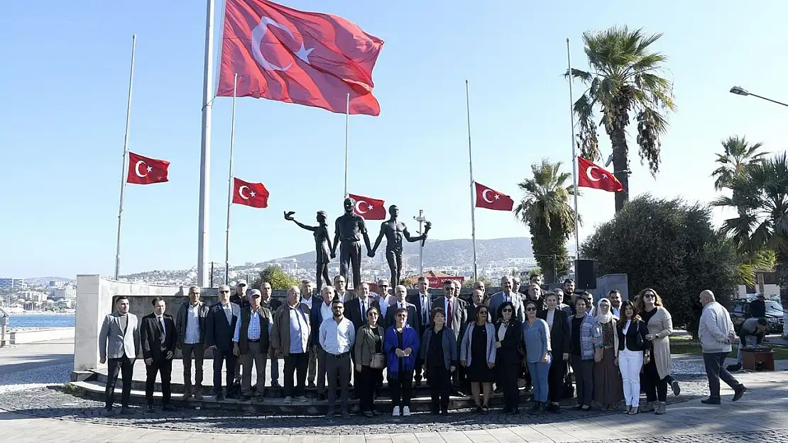 Kuşadası'nda Muhtarlar Günü için tören düzenlendi