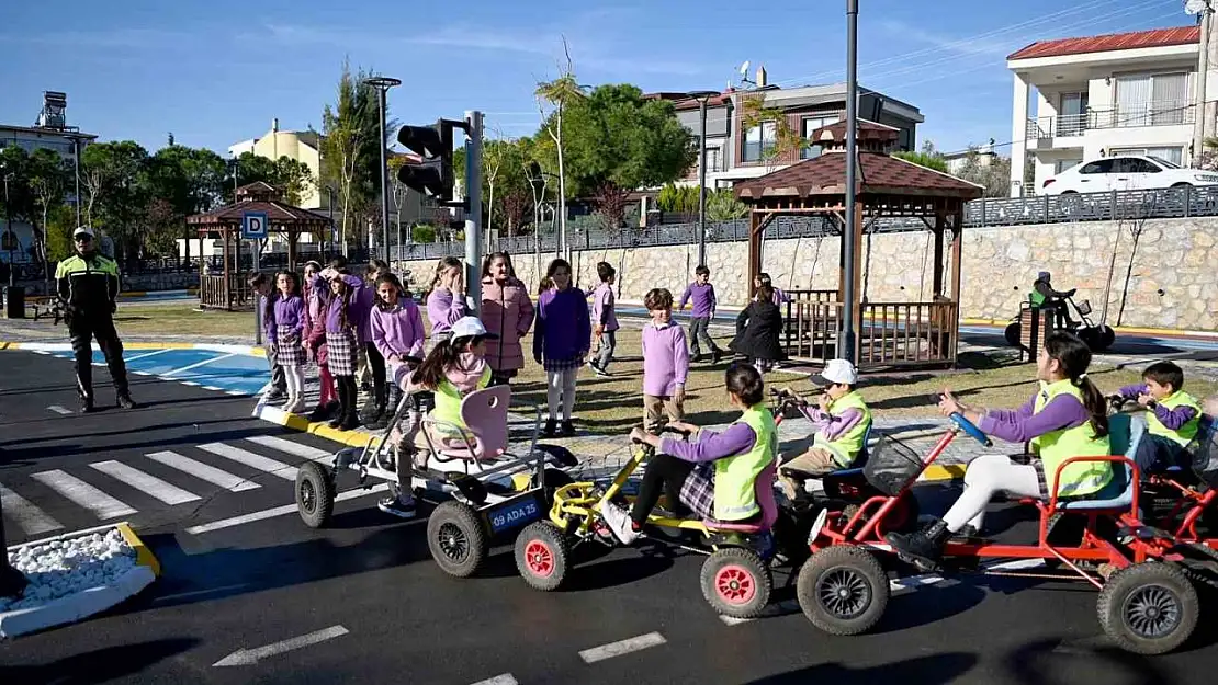 Kuşadası'nda trafik ve eğitim parkı ilk misafirlerini ağırladı