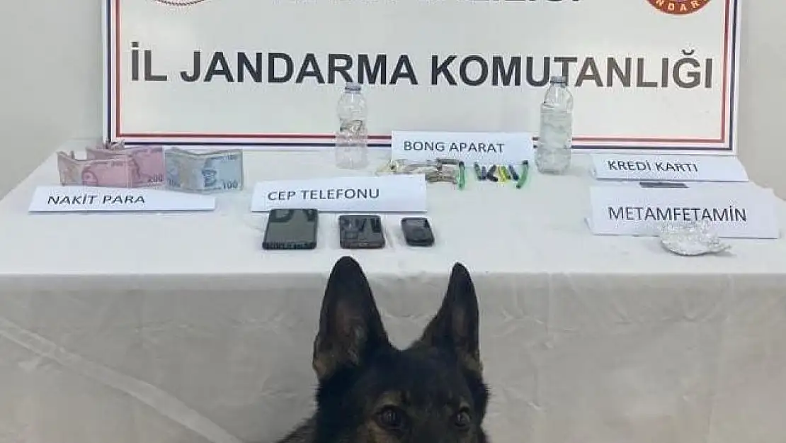 Kuşadası'nda uyuşturucu şebekesi çökertildi