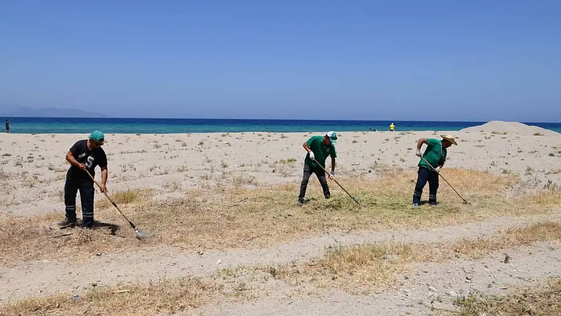 Kuşadası plajlarında detaylı bakım ve temizlik çalışması yapıldı