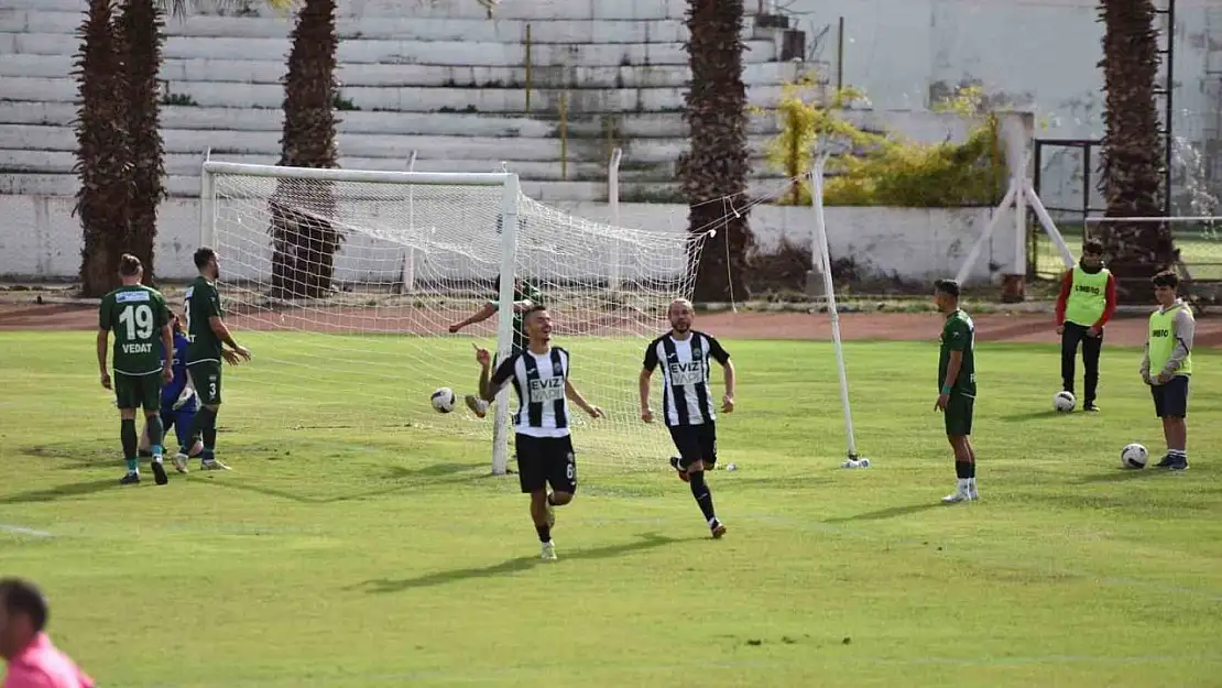 Kuşadasıspor Teknik Direktörü Çardak: 'Her şey da çok daha güzel olacak)