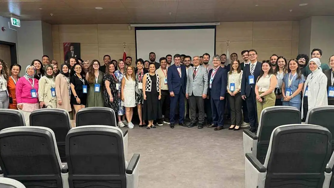 Kütahya'da 'Düşük Akım Anestezi' konulu bilimsel toplantı gerçekleştirildi