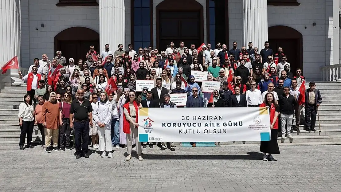 Kütahya'da 'Koruyucu Aile Yürüyüşü'ne yoğun katılım