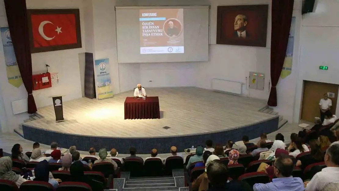 Kütahya'da 'Modernliğin Dayatmaları Karşısında Özgün Bir İnsan Tasavvuru İnşa Etmek' konulu konferans