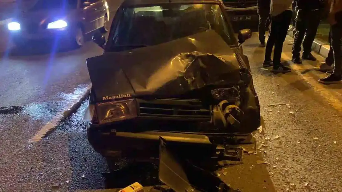 Kütahya'da 3 aracın karıştığı zincirleme trafik kazasında bir kişi yaralandı