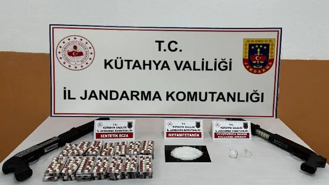 Kütahya'da apart otelde uyuşturucu ve silah ele geçirildi: 3 şüpheli tutuklandı