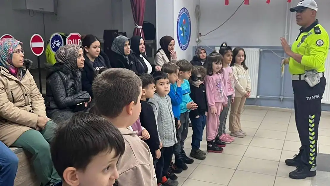 Kütahya'da binlerce kişiye trafik eğitimi verildi