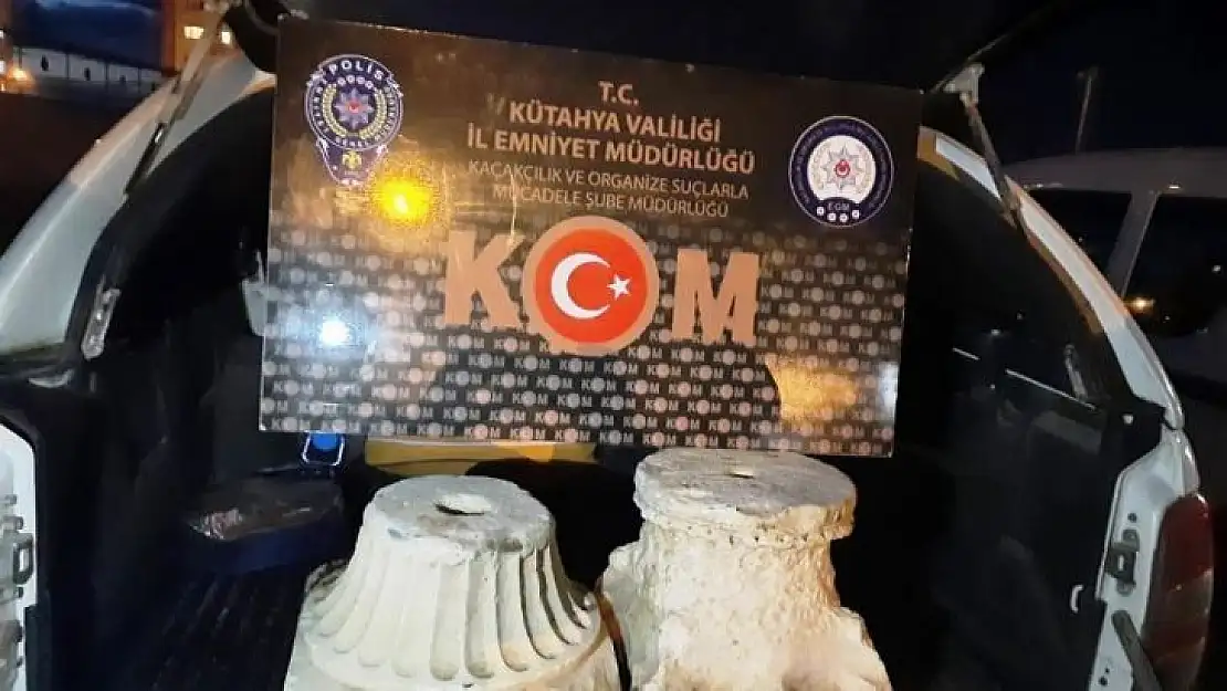 Kütahya'da Bizans dönemine ait iki sütun başlığı ele geçirildi