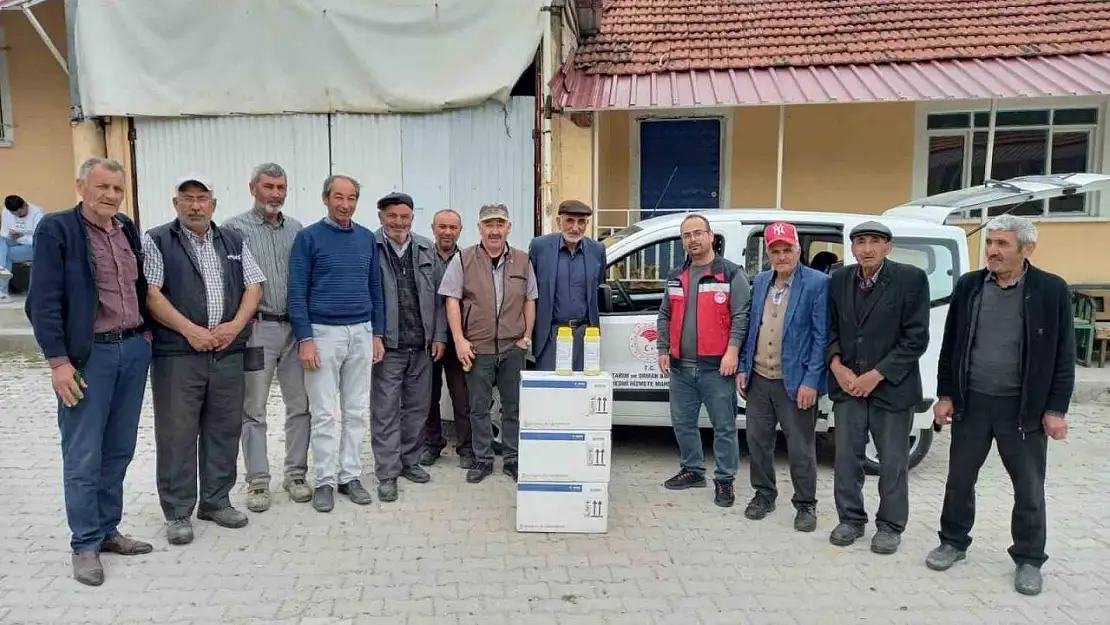 Kütahya'da çiftçilere Nohut Antraknozu hastalığına karşı ücretsiz ilaç dağıtıldı