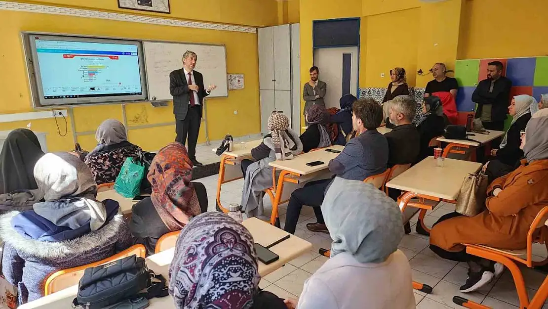 Kütahya'da Din Kültürü Öğretmenlerine yönelik eğitim seminerleri başladı