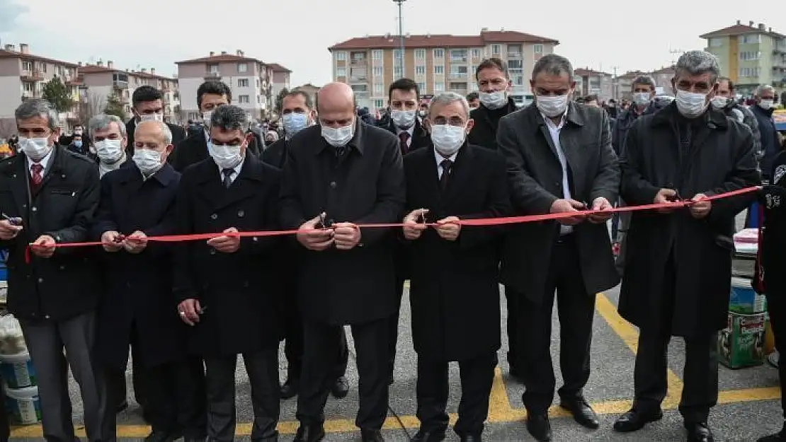 Kütahya'da Dumlupınar Semt Pazarı açıldı
