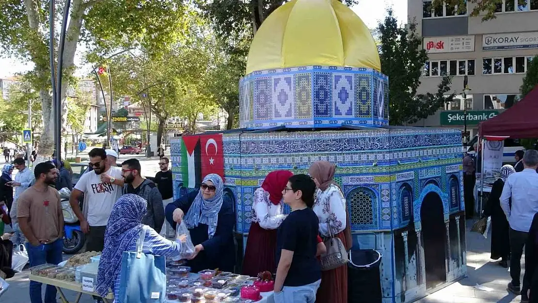 Kütahya'da Filistin-Gazze yararına hayır çarşısı