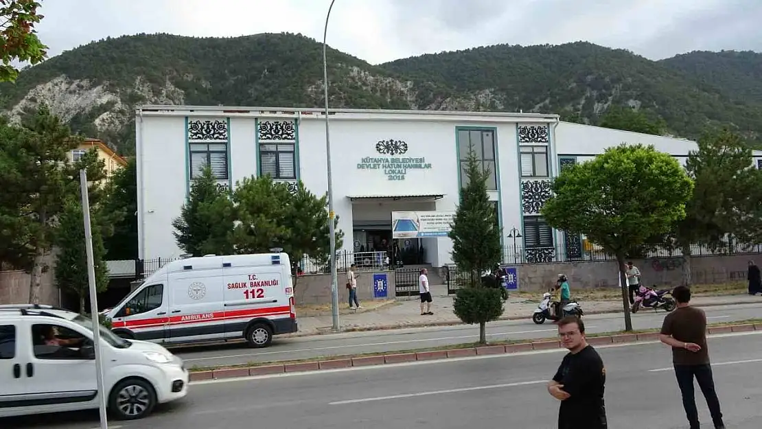 Kütahya'da Hanımlar Lokali'nde tavan çöktü: 1 yaralı