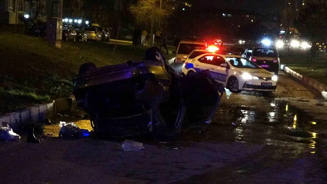 Kütahya'da iki otomobil çarpıştı: 1 ölü, 5 yaralı