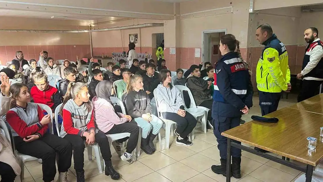 Kütahya'da jandarmadan öğrencilere eğitim