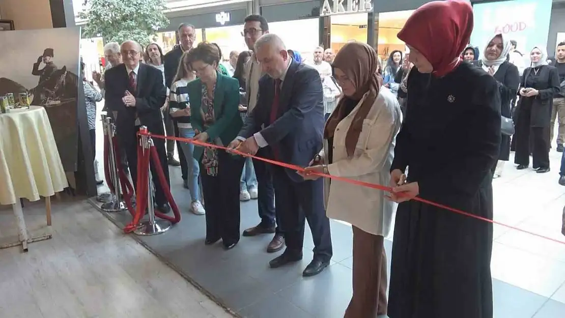 Kütahya'da merhum Mehmet Dumlu Hoca anısına tezhip ve minyatür sergisi