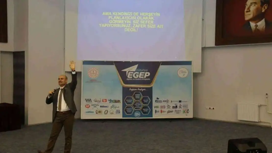 Kütahya'da okul idarecilerine 'Zaman Yönetimi' konulu seminer verildi