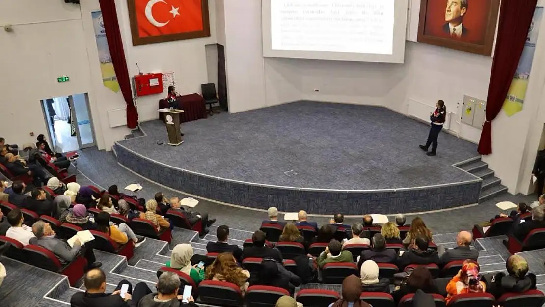 Kütahya'da Okul Müdürleri ve Rehber Öğretmenlere seminer