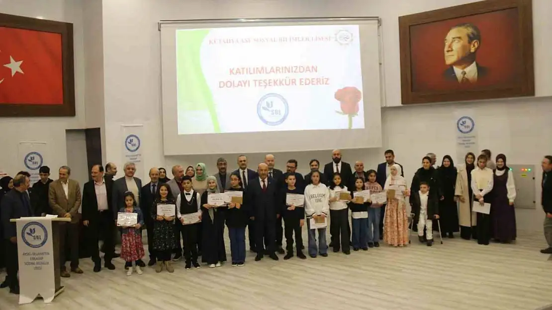 Kütahya'da ortaokullar arası sözlü anlatım yarışmasının finali ve ödül töreni