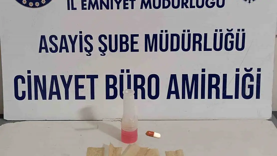 Kütahya'da park halindeki araçta uyuşturucu ele geçirildi