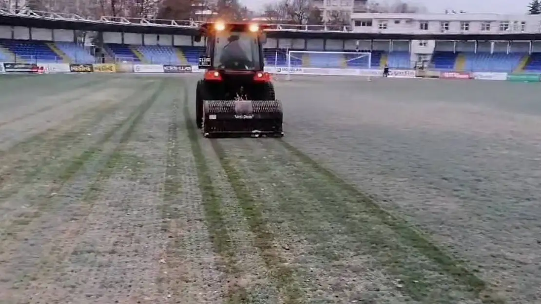 Kütahya'da spor sahalarına bakım