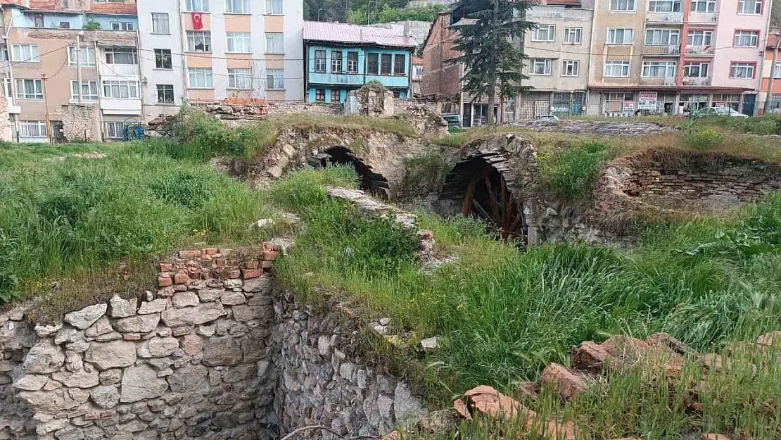 Kütahya'da Süleyman Şah Hamamı 9 yıldır restore edilmeyi bekliyor