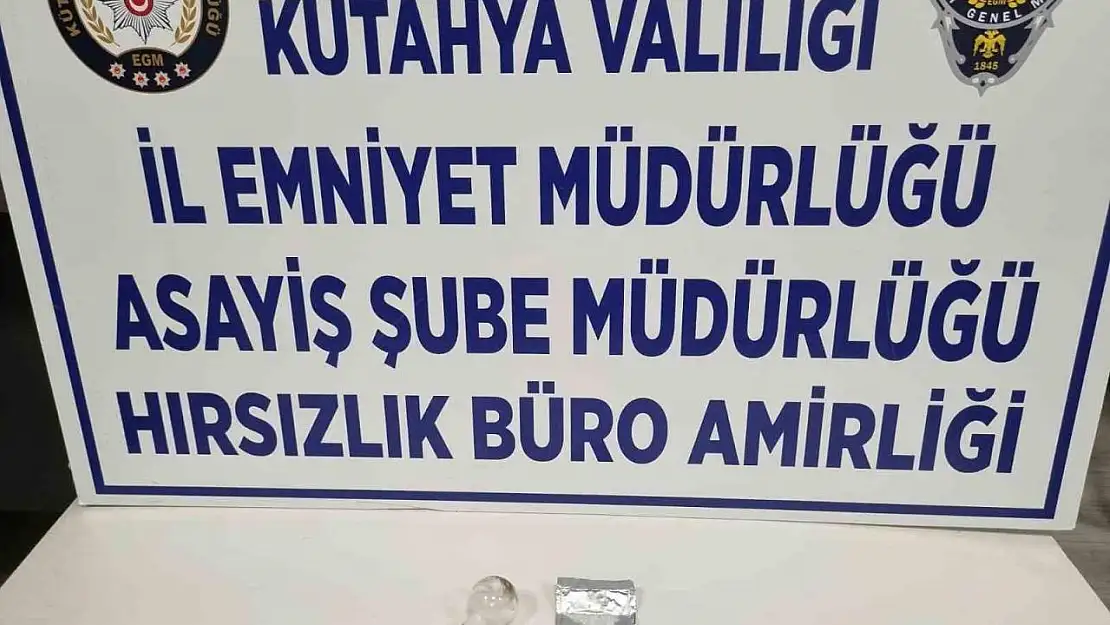 Kütahya'da şüphe üzerine durdurulan şahıstan uyuşturucu madde ele geçirildi