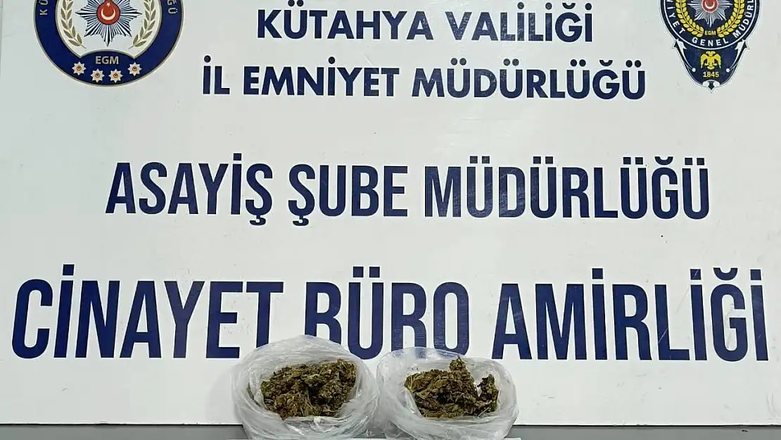 Kütahya'da uyuşturucu bulunan araçtaki 3 kişi gözaltına alındı