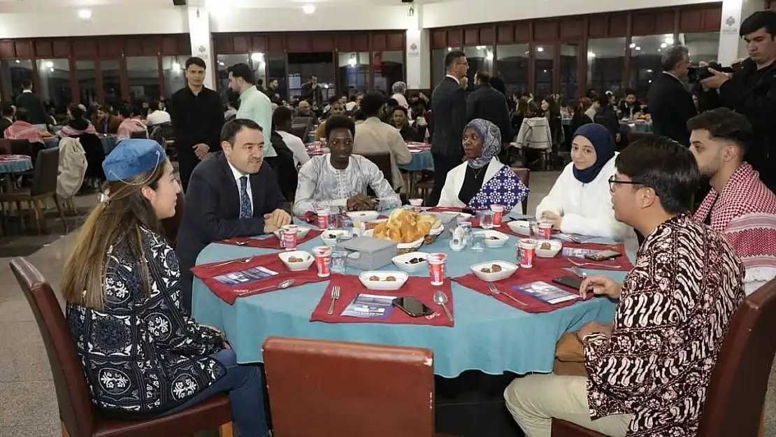 Kütahya'da yabancı uyruklu öğrencilerle iftar programı