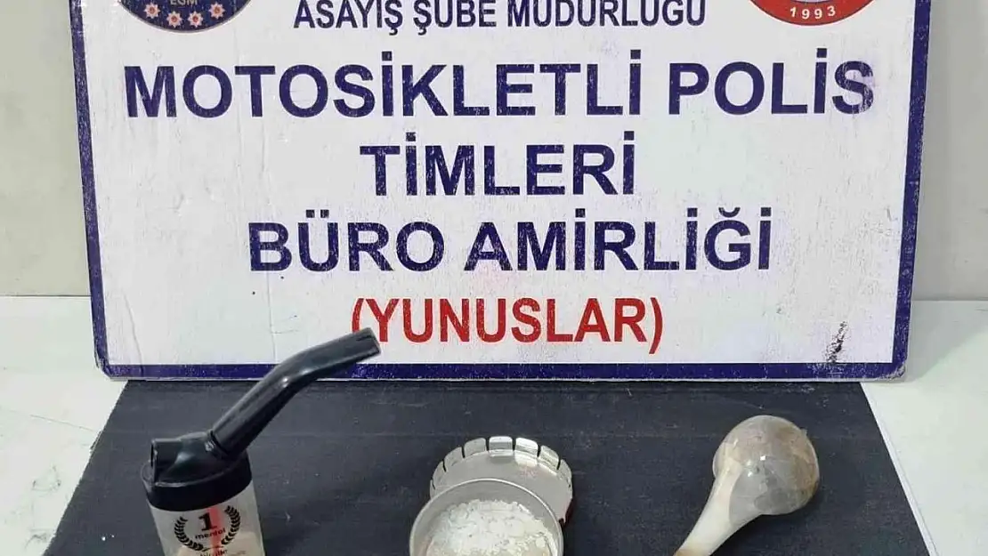 Kütahya'da Yunus Timleri 2 kişinin üzerinde uyuşturucu ele geçirdi