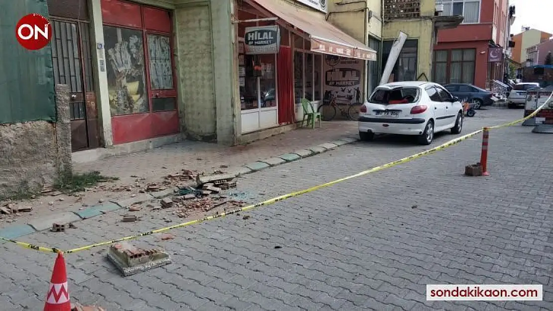 Kütahya'daki deprem anında yaşananlar kamerada