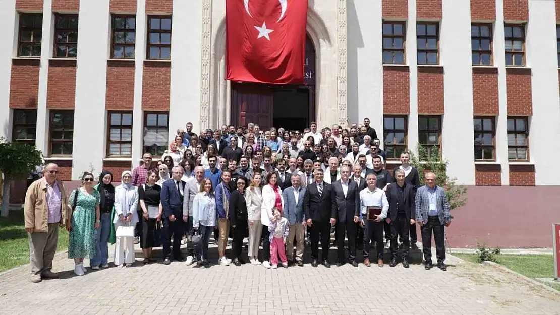 Kütahya Dumlupınar Üniversitesi'nde mezunlar buluşması