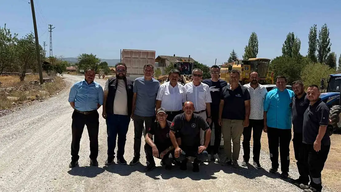 Kütahya İl Özel İdaresi'nden yol çalışması