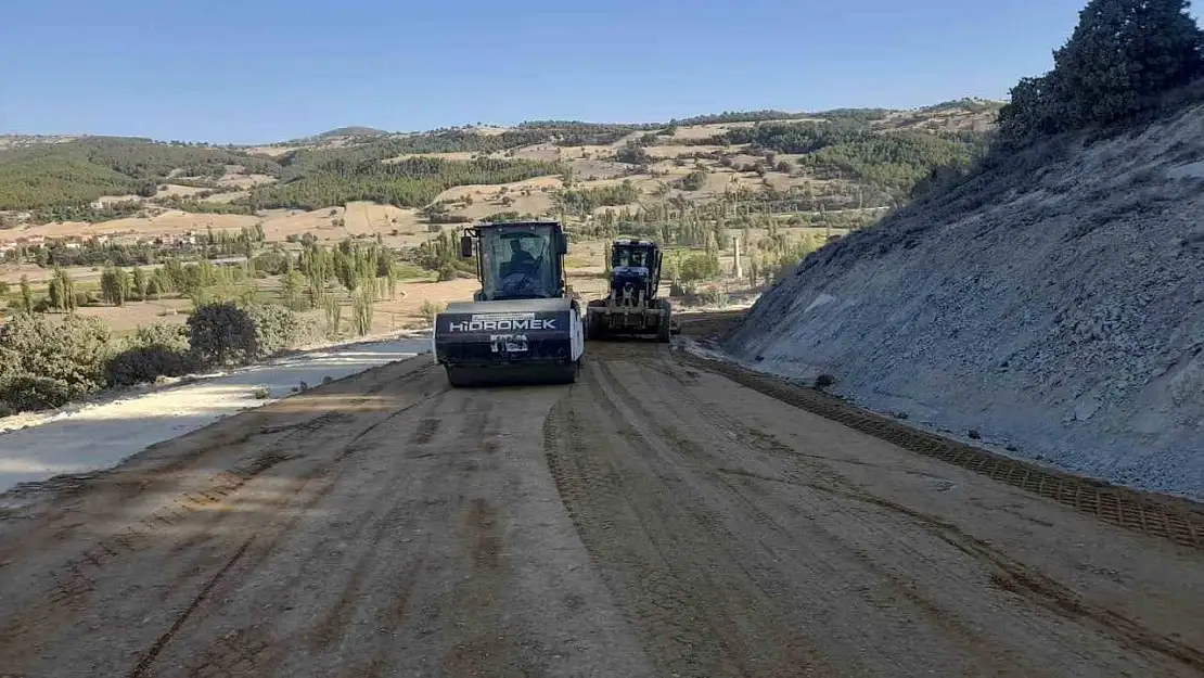 Kütahya İl Özel İdaresinin 2024 yılı köy yolları bakım, onarım, sıcak asfalt çalışmaları