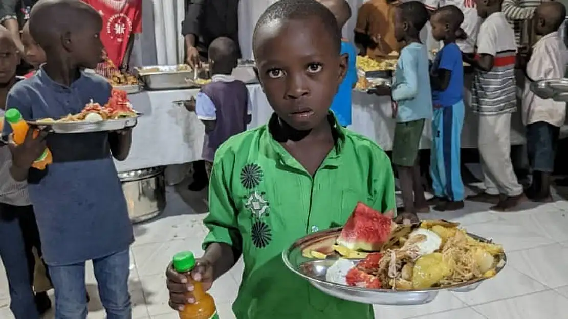 Kütahya Linyit Ortaokulu'ndan Tanzanya'daki yetimlere iftar