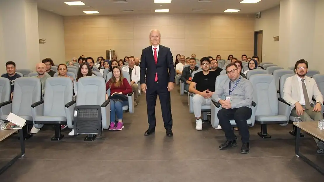 Kütahya Şehir Hastanesi'nde konferans