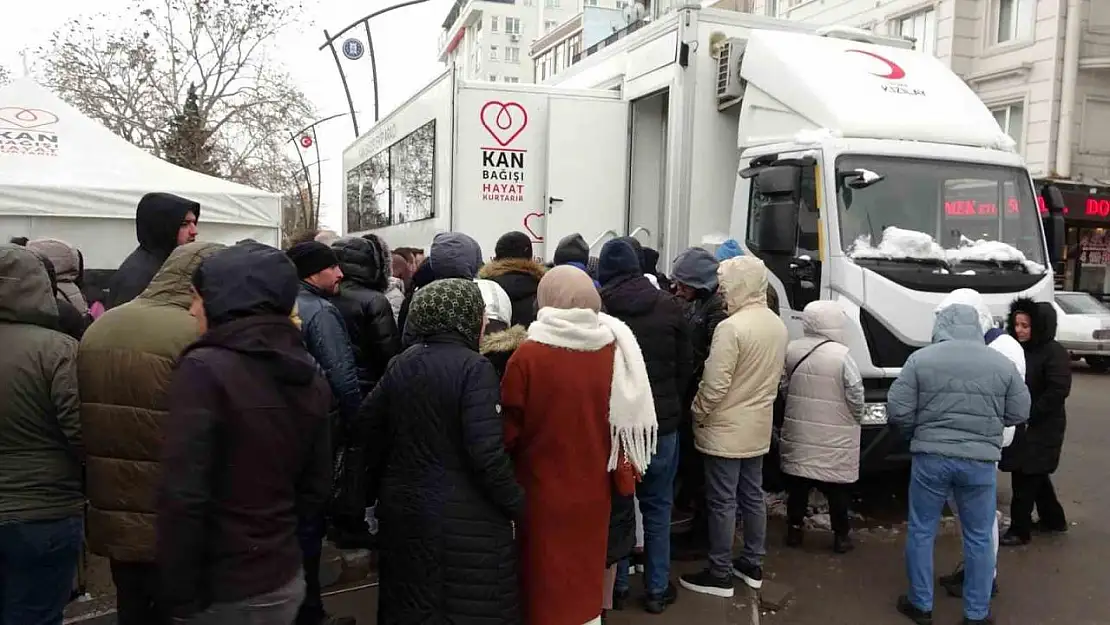 Kütahyalılar kan bağışı için Kızılay'a akın etti