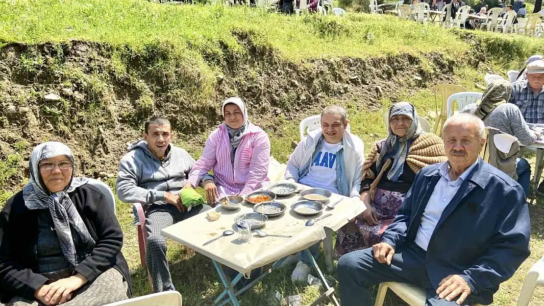 Kuyucak'ta 'Karapınar Dede Hayrı' geniş katılımla gerçekleştirildi
