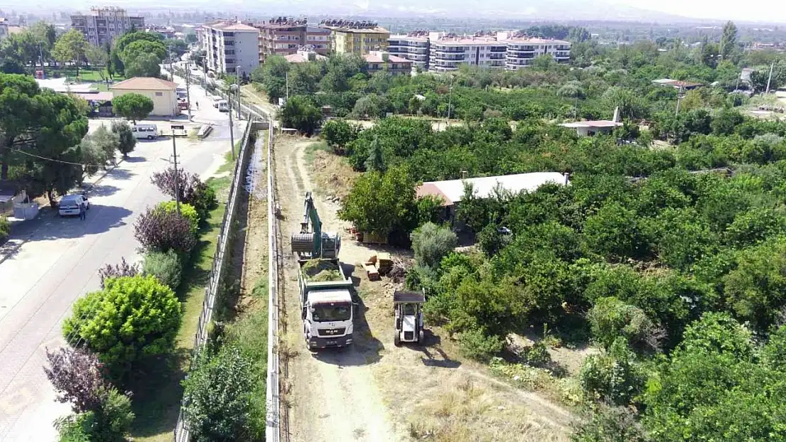 Kuyucak'ta dereler kışa hazırlandı