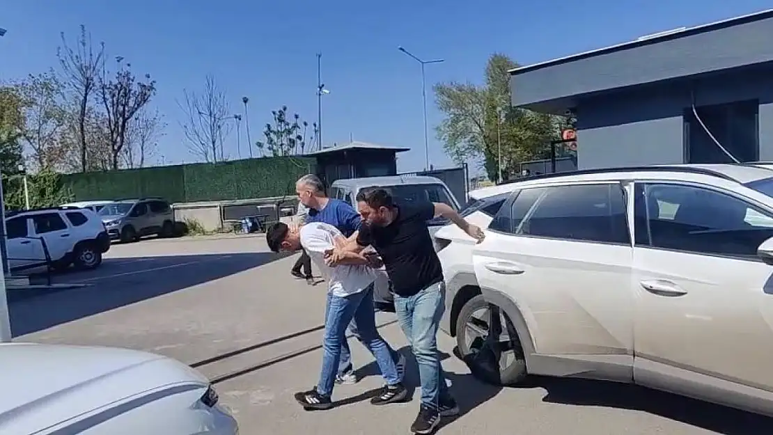 Kuyumcuyu silahla soymak isteyen şahıs ve arkadaşı tutuklandı