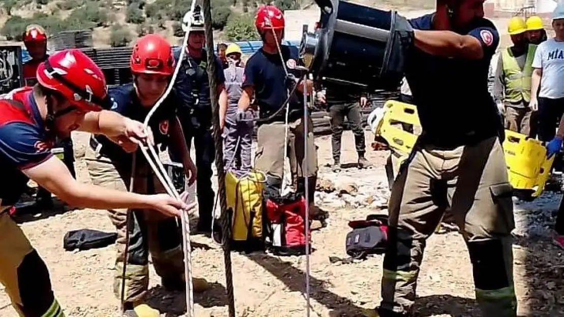 Kuyuya düşen kişiyi itfaiye ekipleri kurtardı