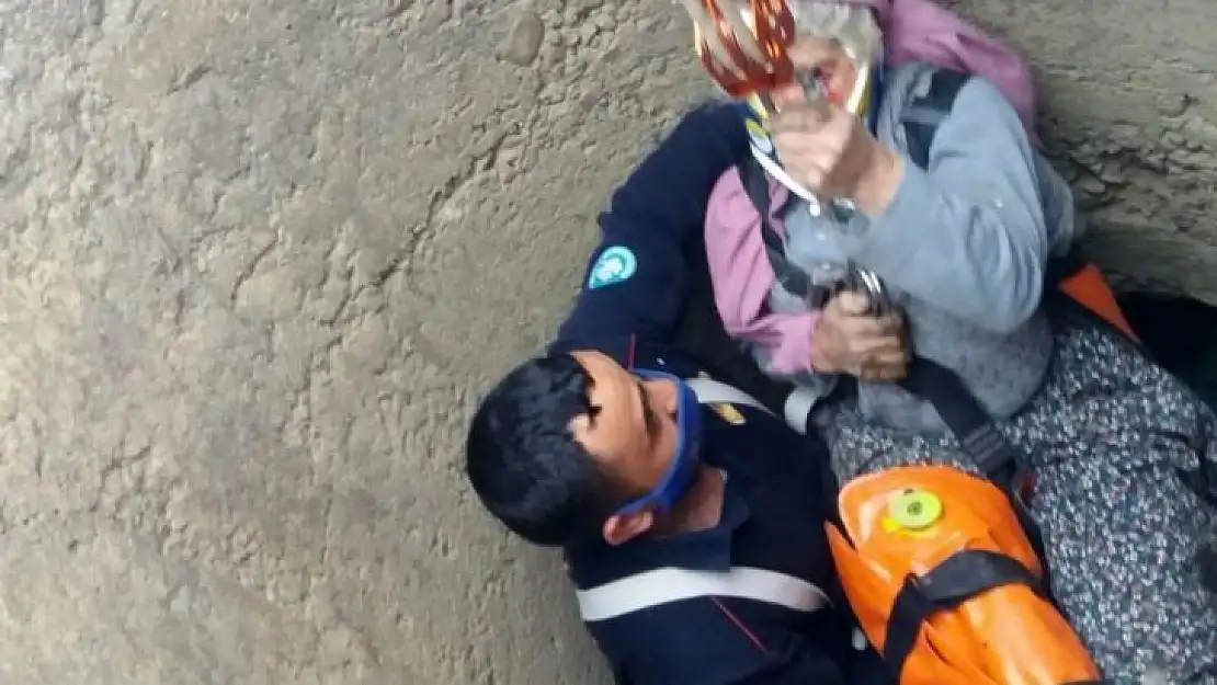 Kuyuya düşen vatandaşı itfaiye ekipleri kurtardı