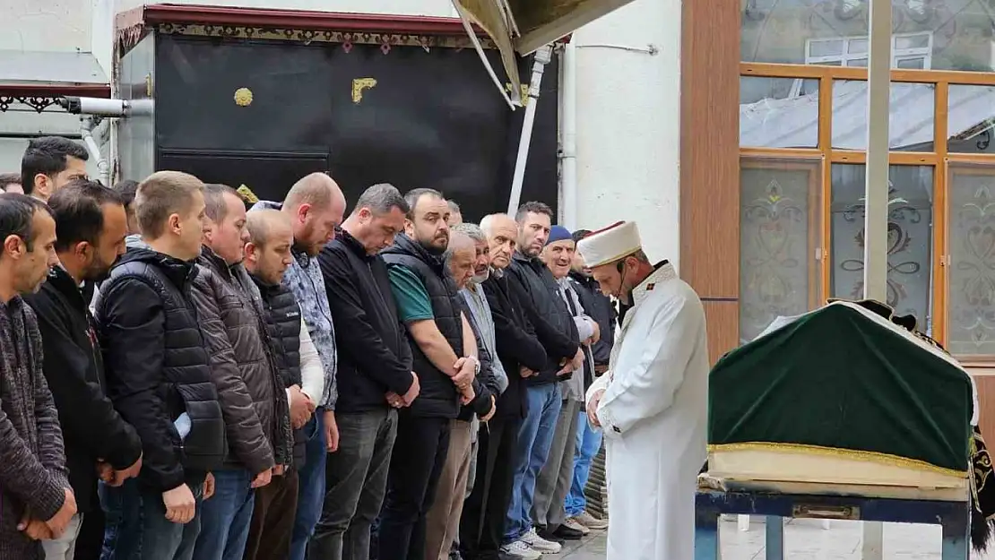 Kuzeni tarafından yanlışlıkla vurulan 9 yaşındaki Miraç son yolculuğuna uğurlandı