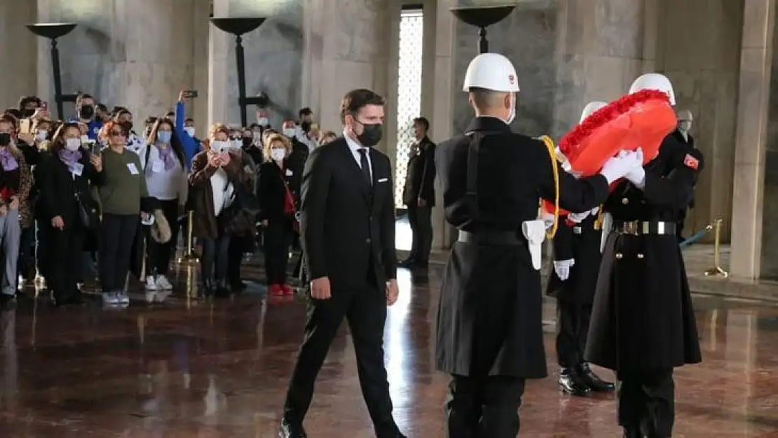 Kuzey Ege Kent Konseyleri'nden Anıtkabir ziyareti