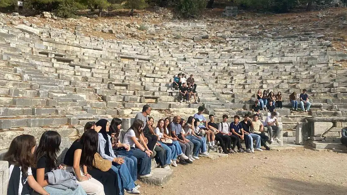 Liseli gençler, felsefe tarihini yerinde öğrendi